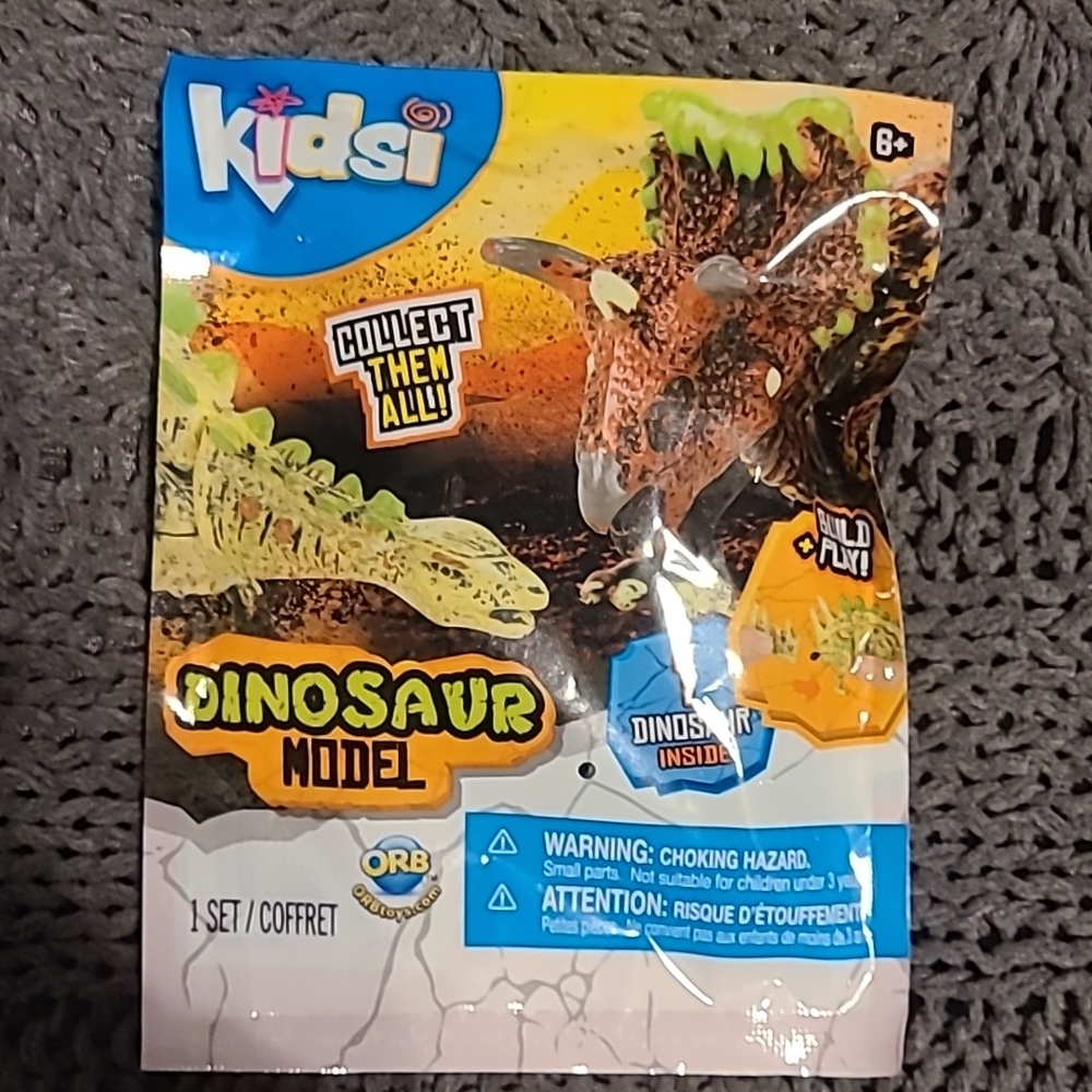 ❤️Surprise Dinosaur